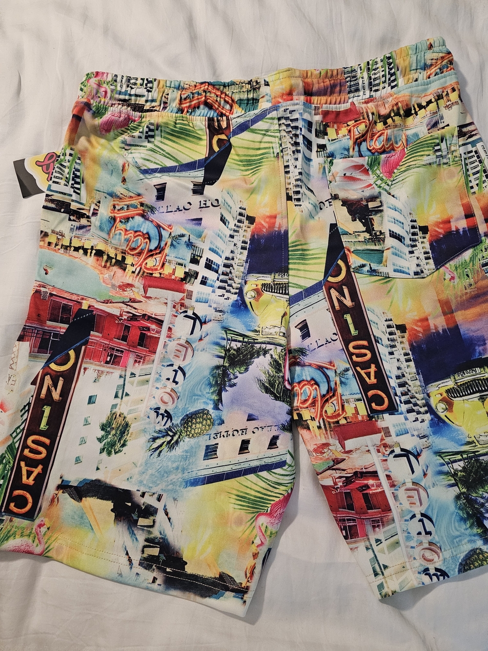 🔥 NWT Good Vibes Miami Print Shorts – Size Large 🔥